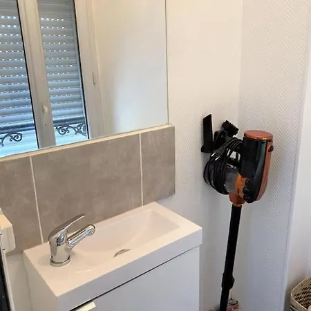 דירה Modern Downtown Cosy Nest אמיינס